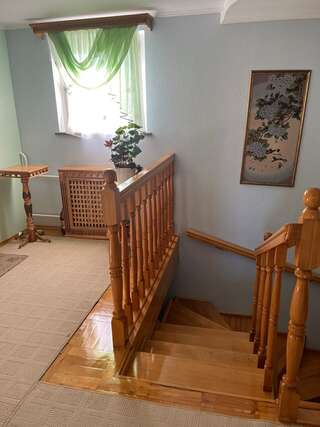 Гостевой дом Кто Анапа Трехместный номер с общей ванной комнатой-10