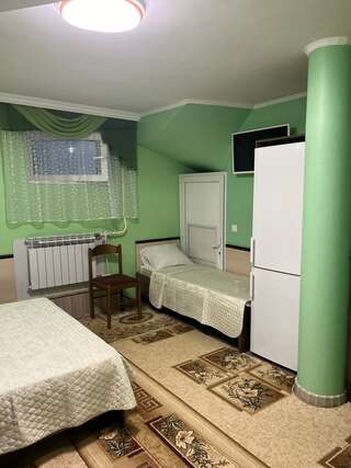 Гостевой дом Кто Анапа Стандартный четырехместный номер-3