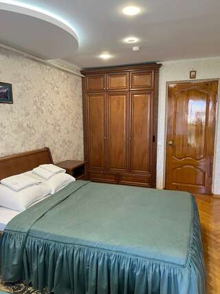 Гостевой дом Кто Анапа Трехместный номер с общей ванной комнатой-5